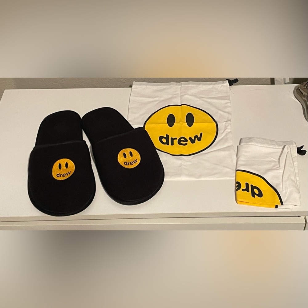 Drew House Slippers w/ 2 logo bags